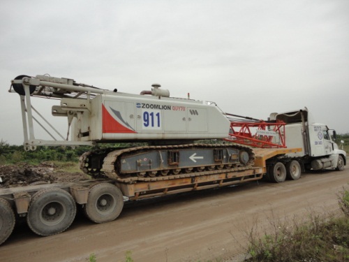 CẦN TRỤC BÁNH XÍCH ZOOMLION QUY 70